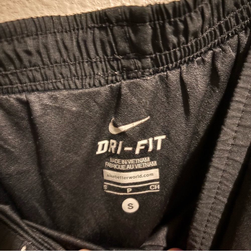 Nike Women’s Drifit Black Running Shorts Size S - Picture 2 of 3